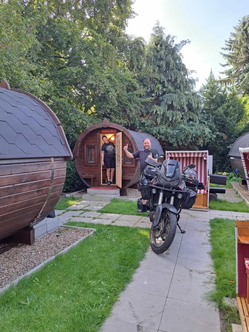 Hotel Columbus Und Glamping Бремерхафен Экстерьер фото