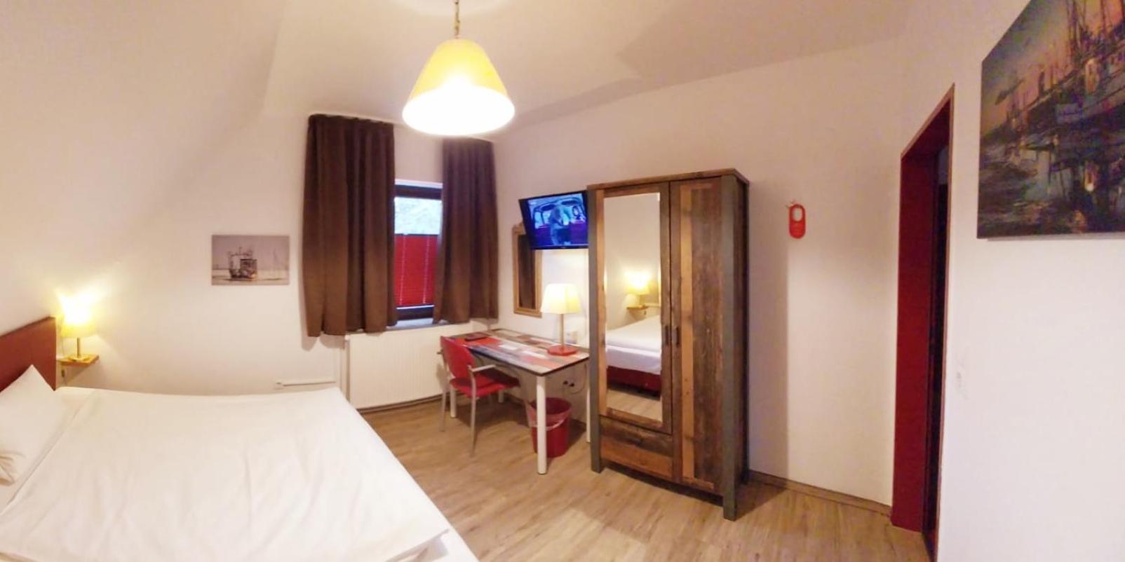 Hotel Columbus Und Glamping Бремерхафен Экстерьер фото