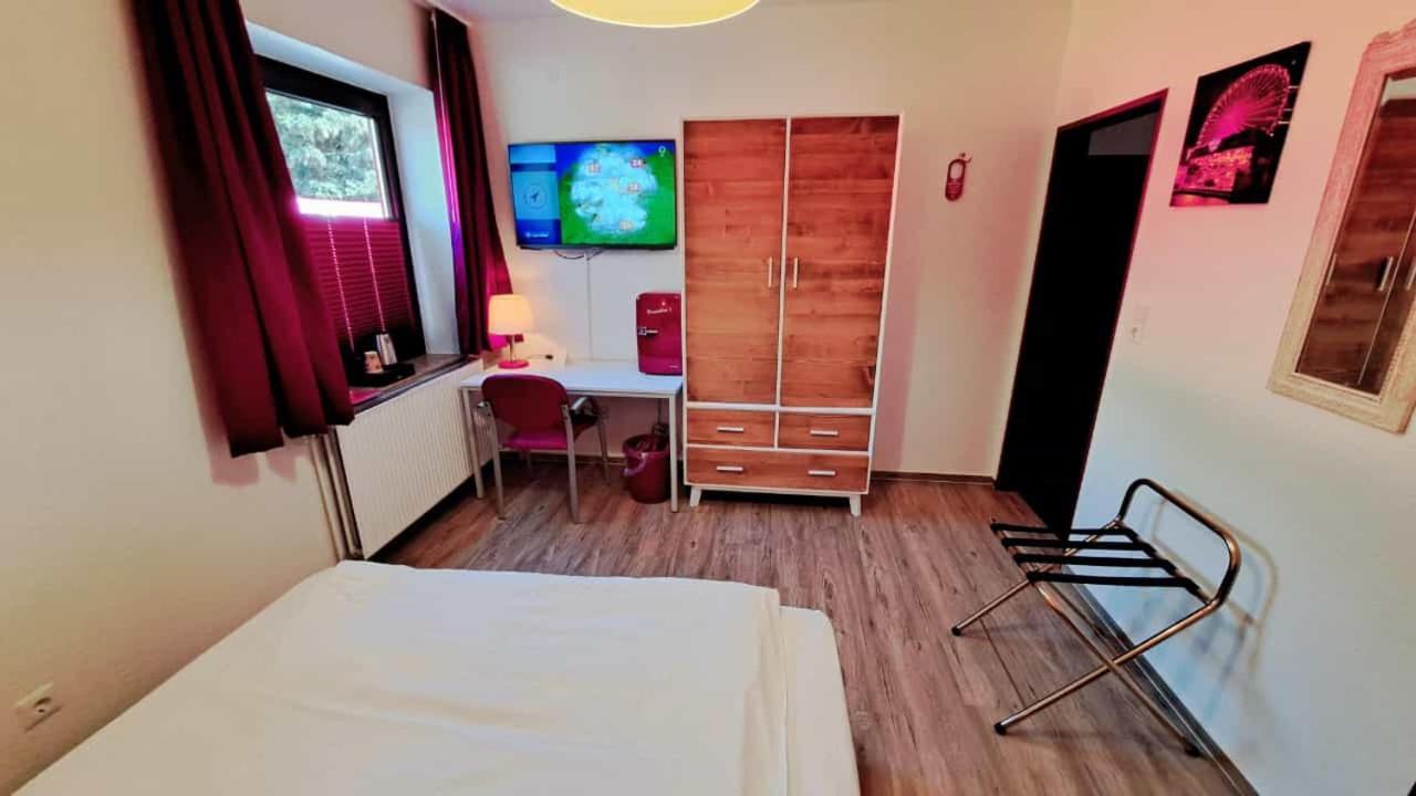 Hotel Columbus Und Glamping Бремерхафен Экстерьер фото