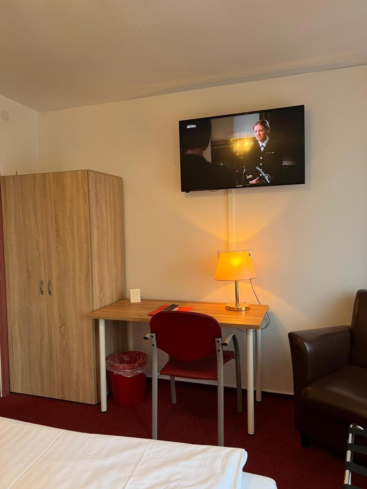 Hotel Columbus Und Glamping Бремерхафен Экстерьер фото
