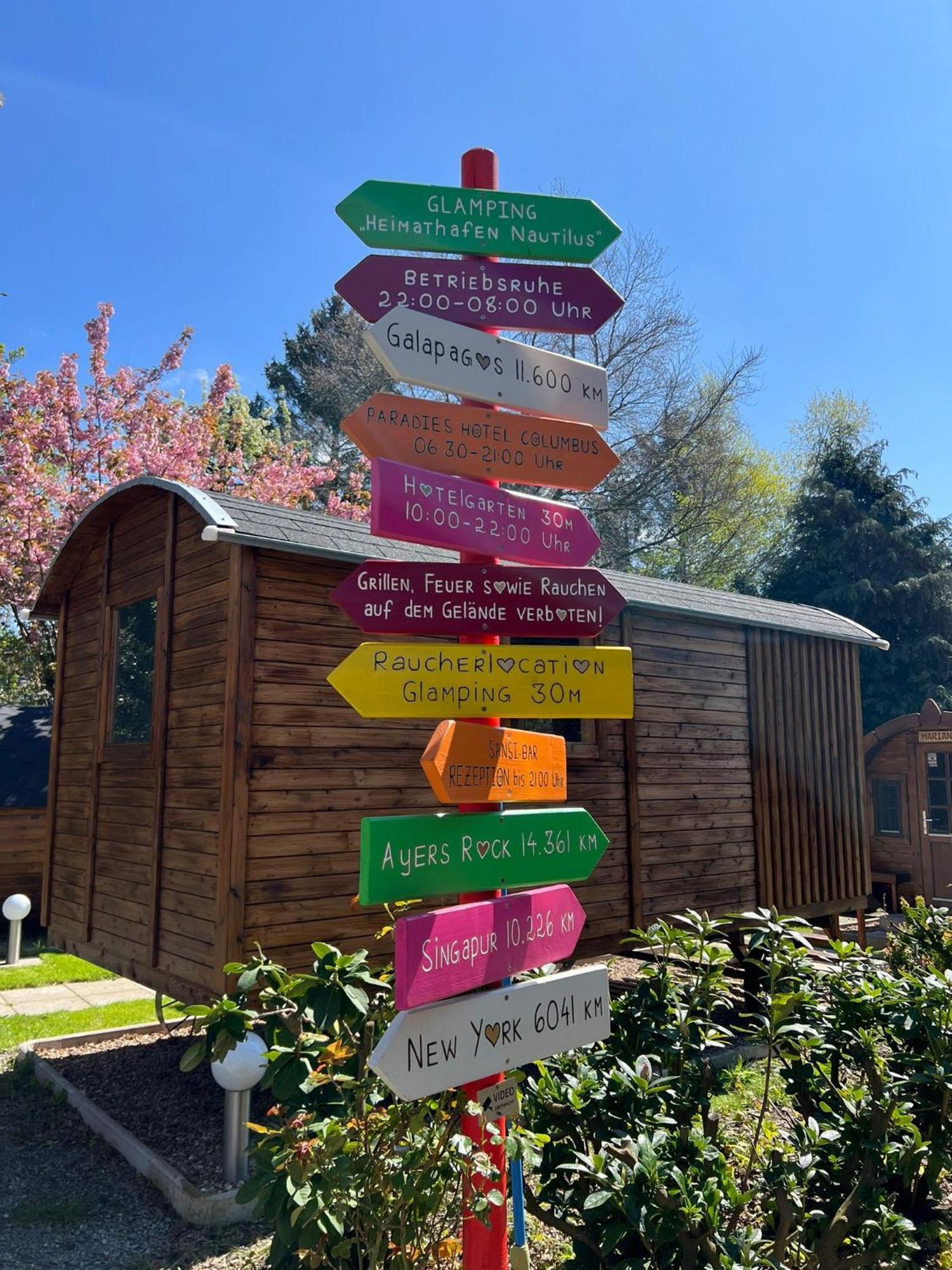 Hotel Columbus Und Glamping Бремерхафен Экстерьер фото