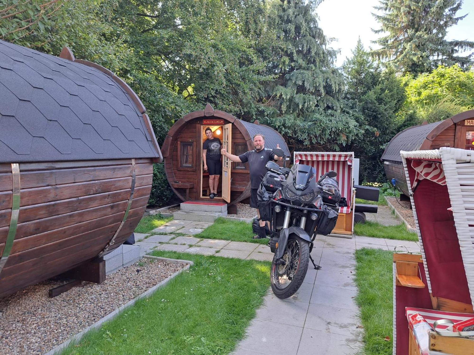 Hotel Columbus Und Glamping Бремерхафен Экстерьер фото